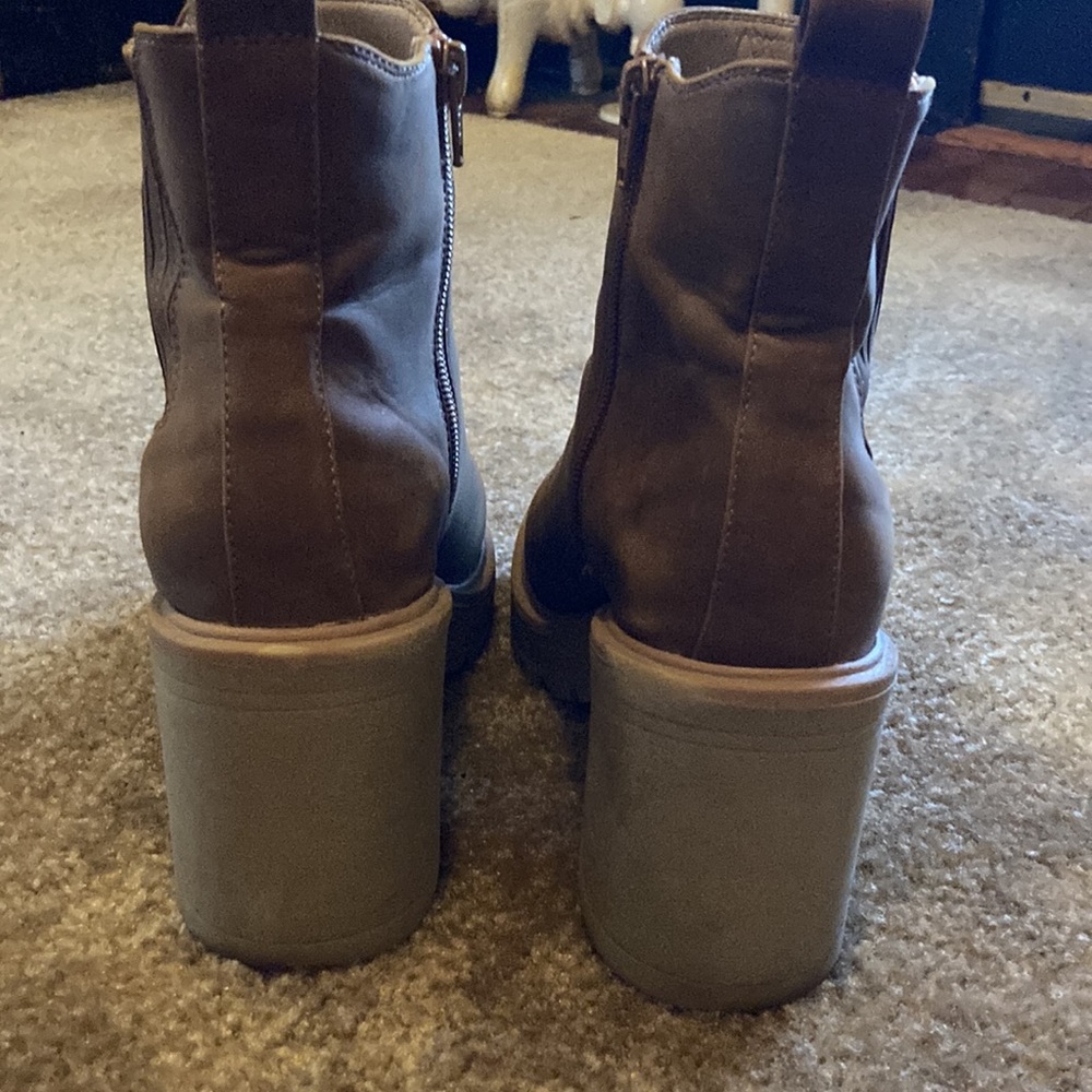 Jade booties - Picture 2 of 9